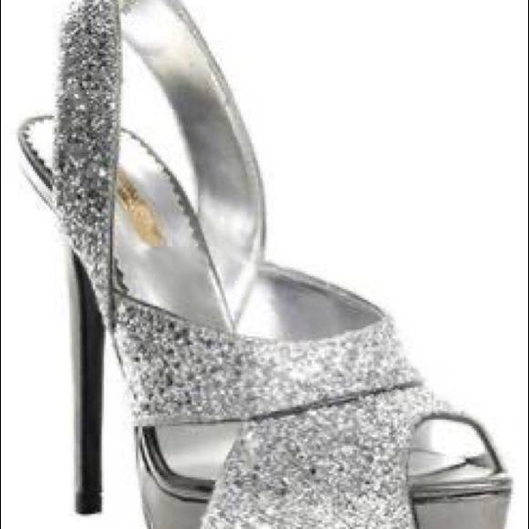 Report Signature Carleton Silver Glitter Pumps - Picture 2 of 6